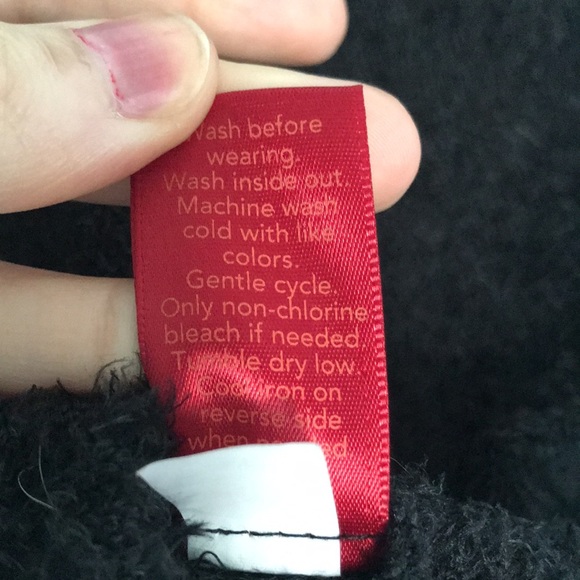 Jennifer Lopez cropped black fuzzy sweater, size small - Picture 7 of 7